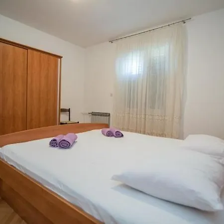M&p - Four Bedroom With Terrace Sea View - St 아파트 수페타르