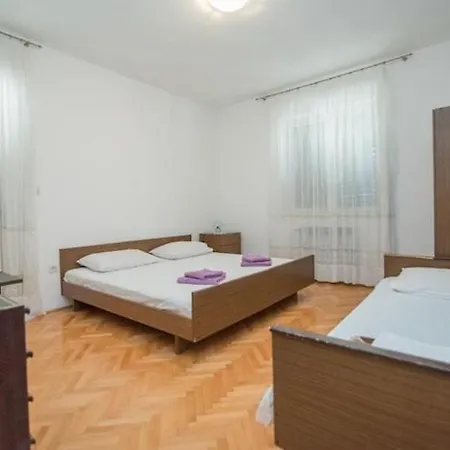 M&p - Four Bedroom With Terrace Sea View - St 아파트 수페타르